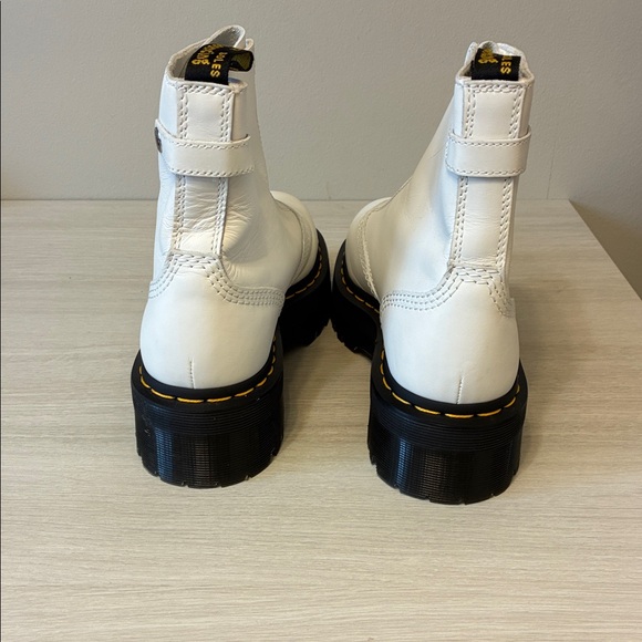 Dr. Martens White leather Jetta zip up Ankle Boots with Black Soles size 8 - Picture 5 of 8